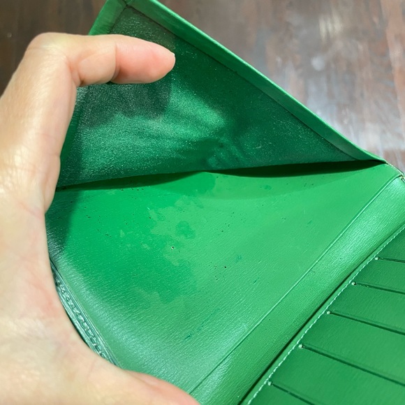 Authentic Louis Vuitton bifold wallet - Picture 13 of 13